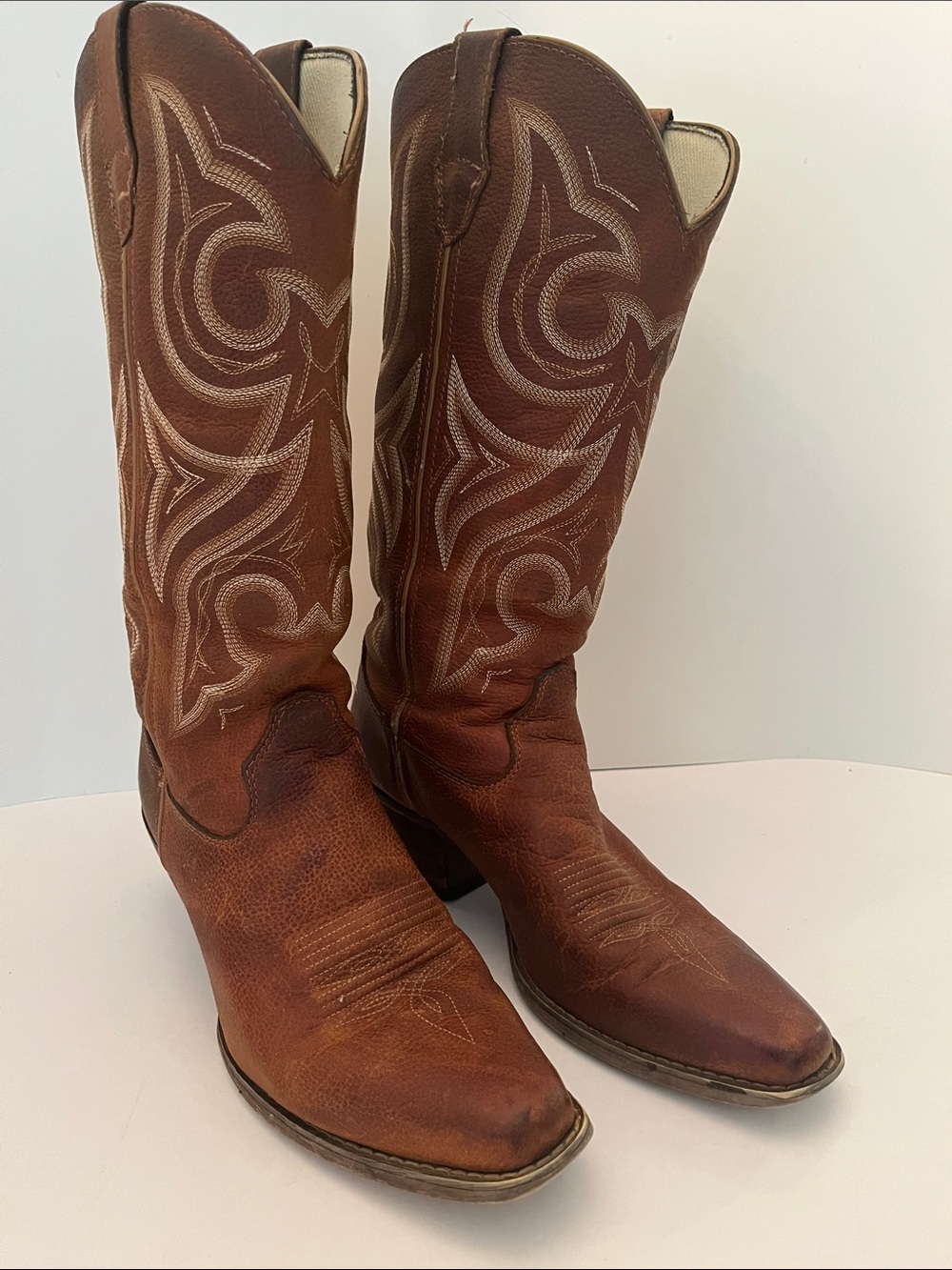 Durango Crush 13” women’s Cowboy Boots, size 9, distressed cognac